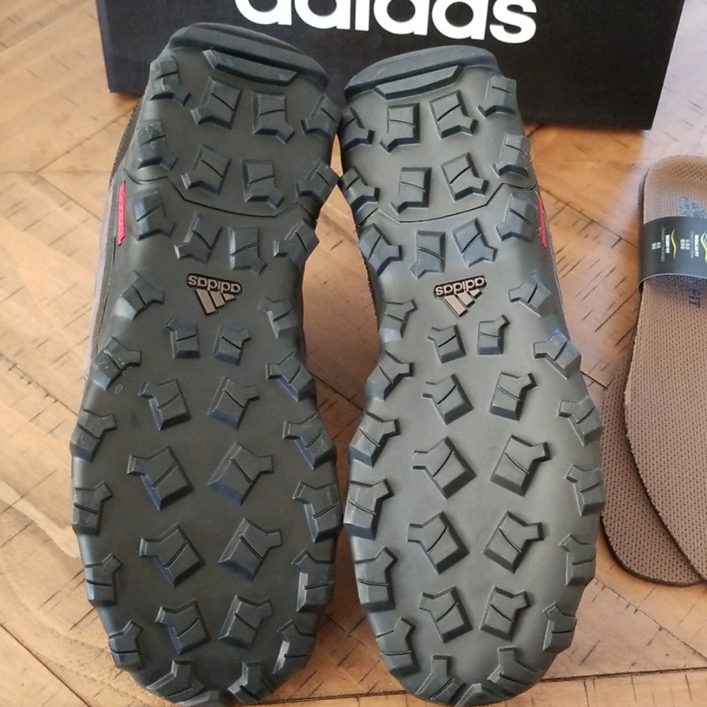 ๐๏ธ Adidas Caprock Outdoor Shoes - Picture 6 of 8